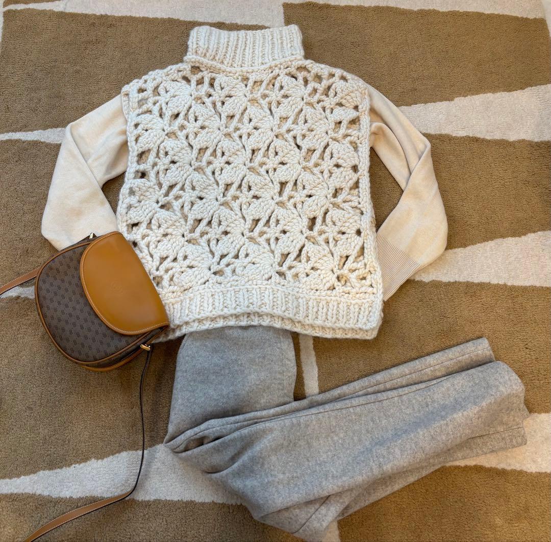 《新品タグ付》TOMORROWLAND（トゥモローランド）白ニット編みベスト