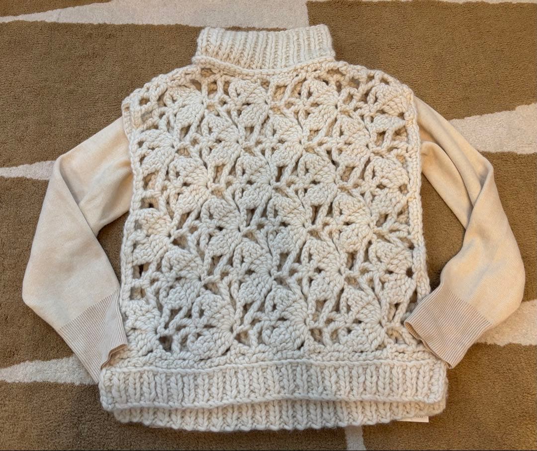 《新品タグ付》TOMORROWLAND（トゥモローランド）白ニット編みベスト