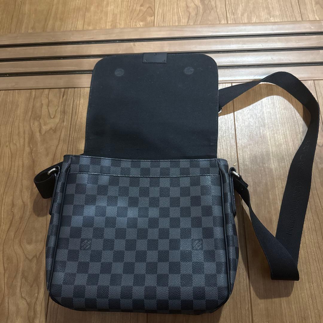 Louis Vuitton ダミエ・グラフィット ショルダーバッグ