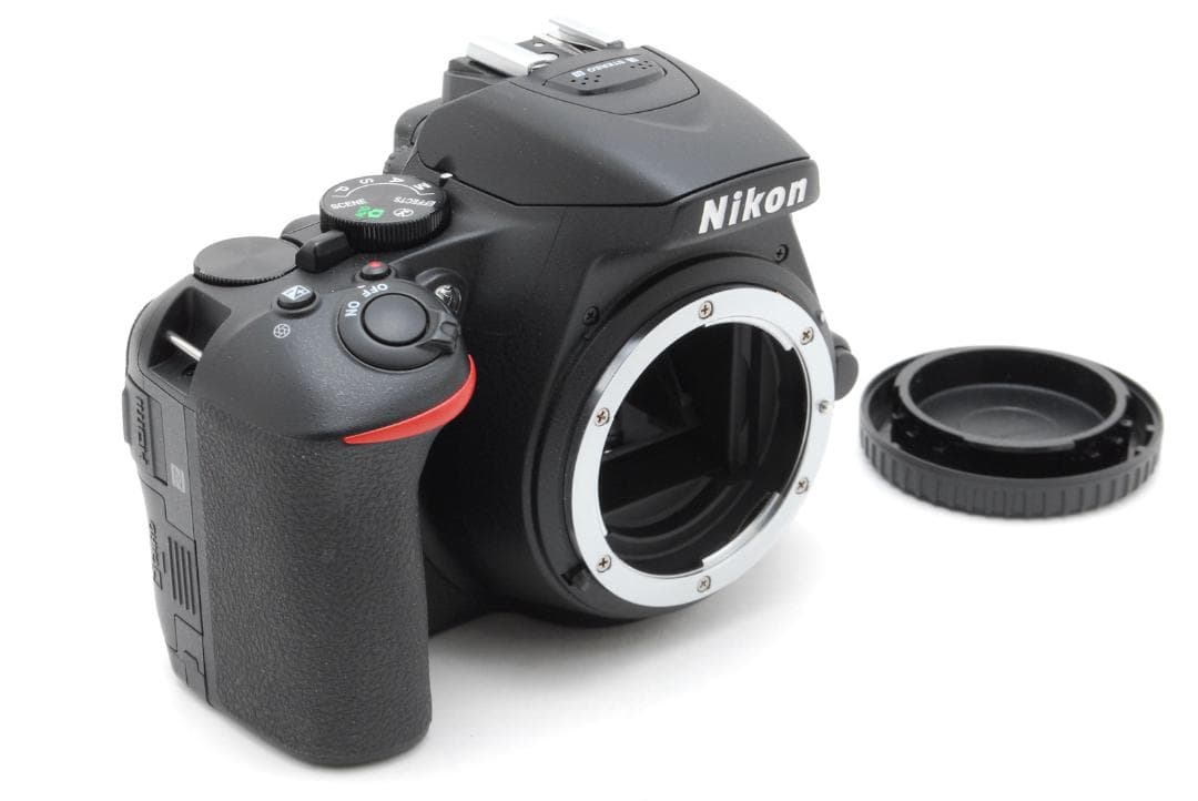 【ほぼ新品 元箱付き】 ニコン NIKON D5600 ダブルレンズキット