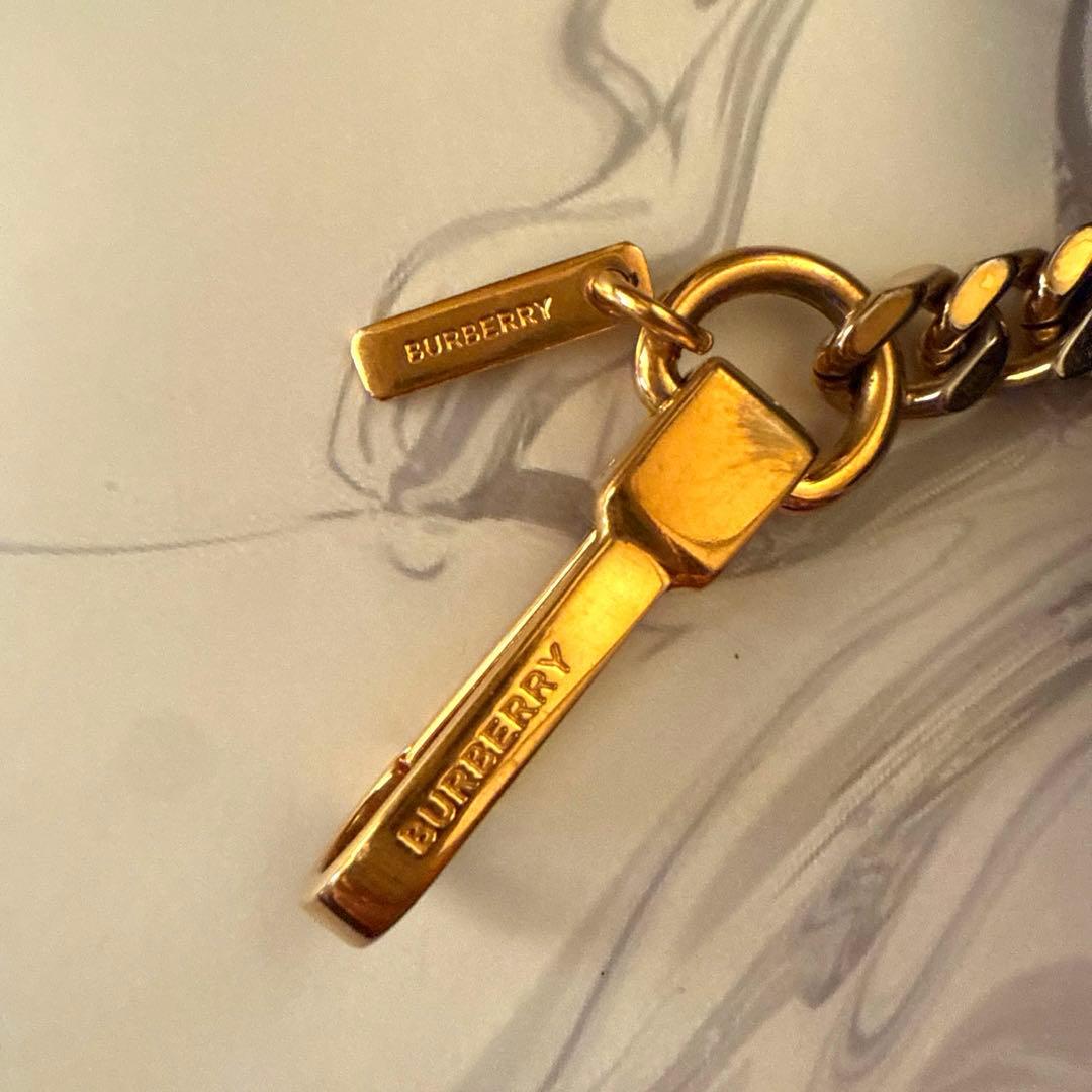 BURBERRY airpods pro ケース　ブラック　TBロゴ　レザー