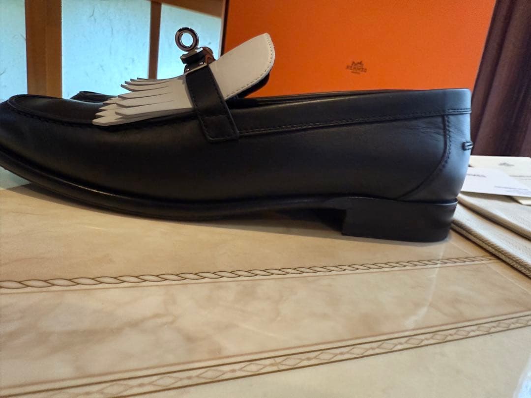 HERMES フリンジローファー ブラック・ホワイト