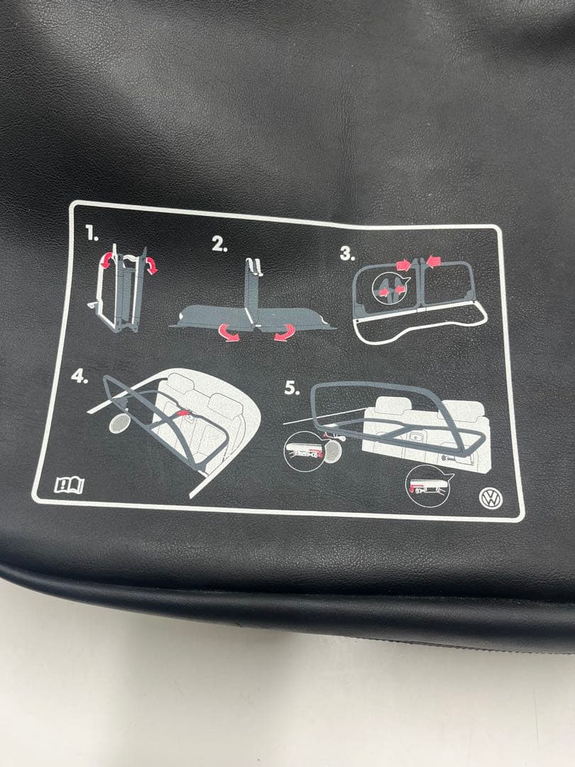 ニュービートル　ガブリオレ　ウインドディフレクター　ケース付き