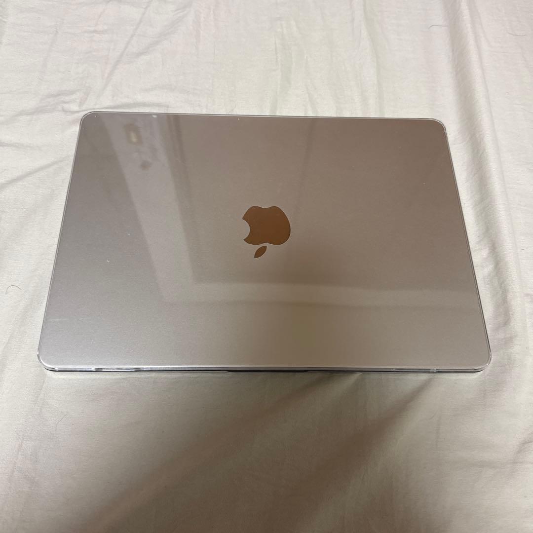 Apple MacBook AIR 2022年8ギガ 箱.充電コード付 超美品