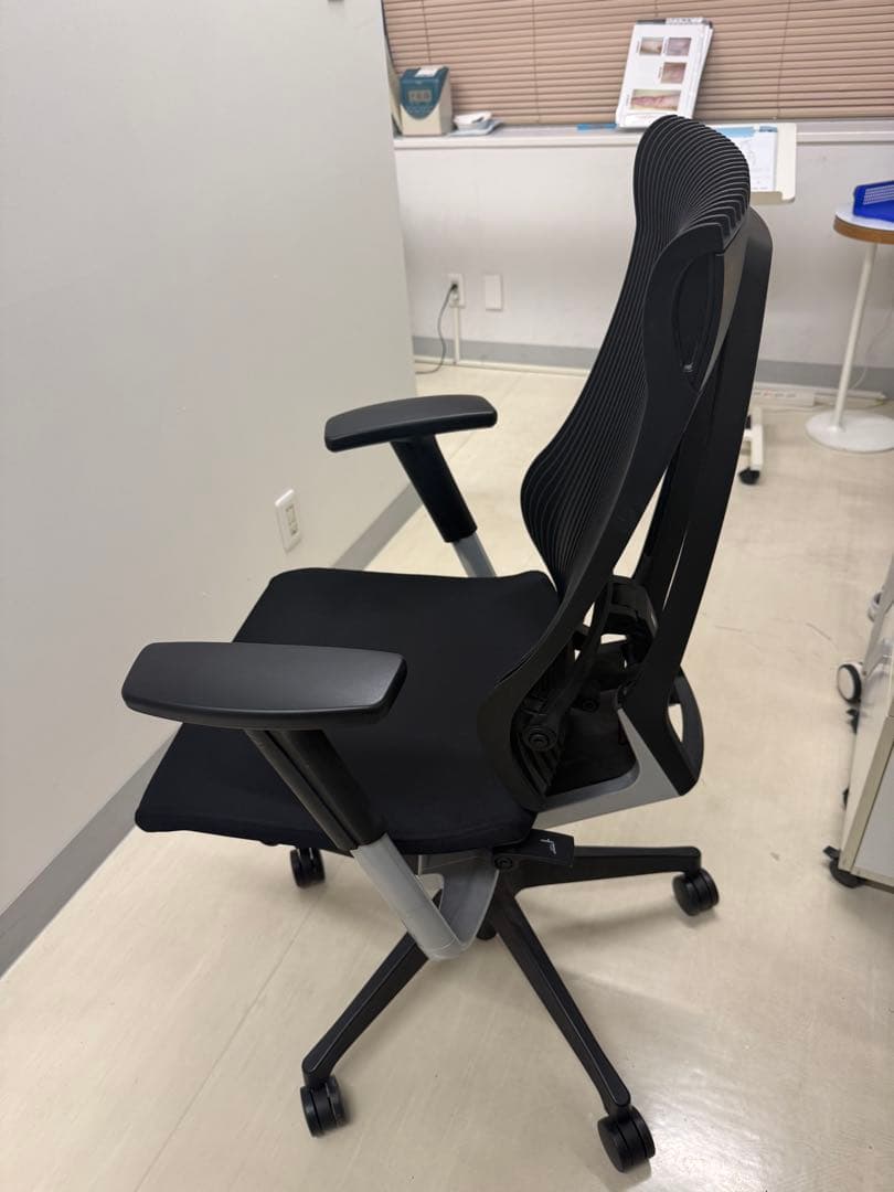 イトーキ スピーナチェア 高級オフィスチェア【最高の座り心地】②