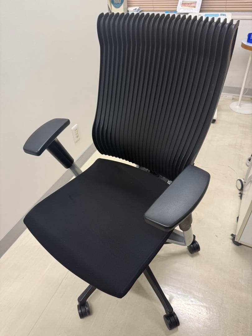 イトーキ スピーナチェア 高級オフィスチェア【最高の座り心地】②