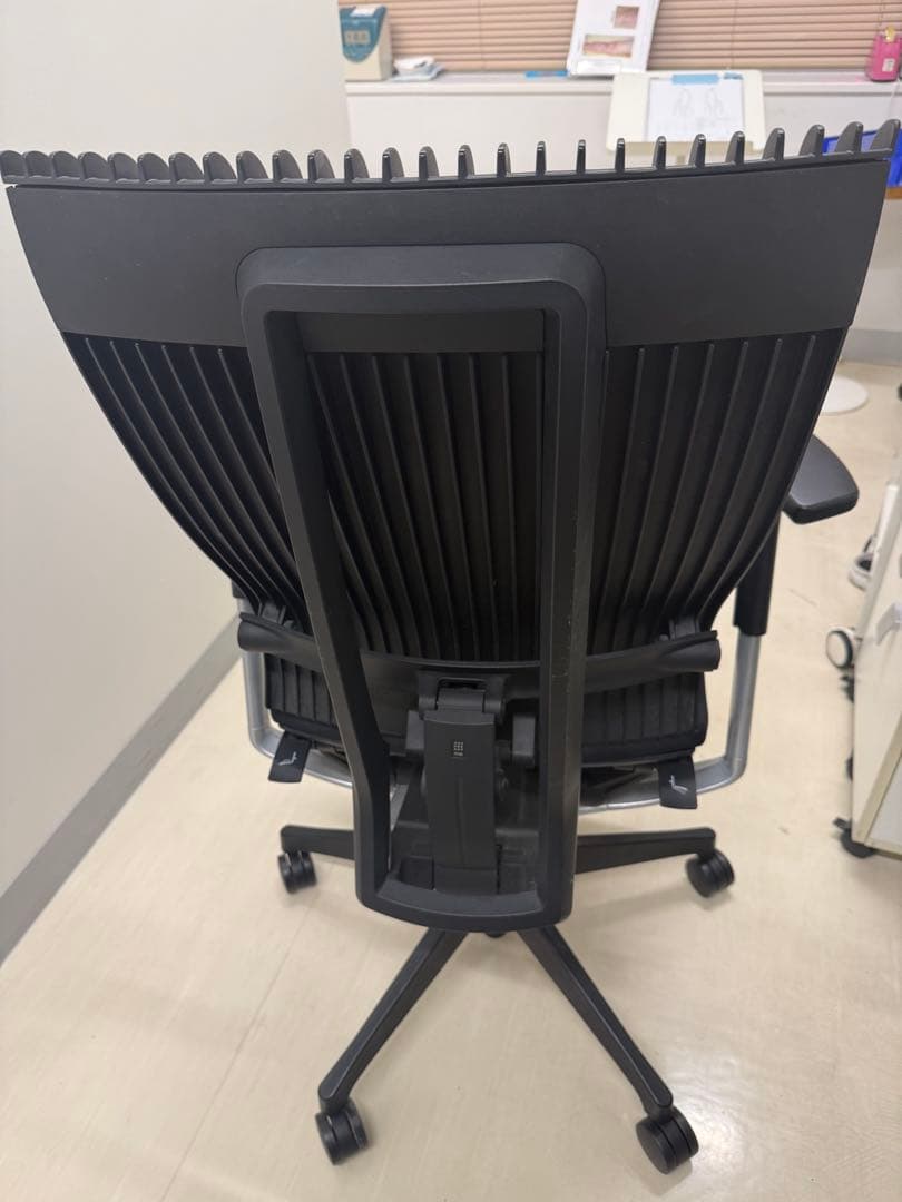 イトーキ スピーナチェア 高級オフィスチェア【最高の座り心地】②