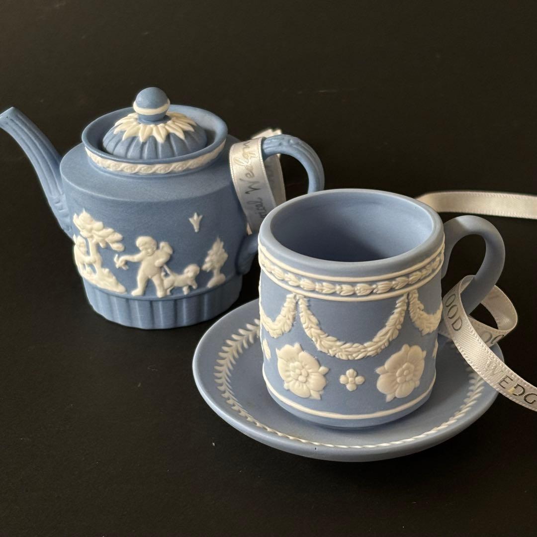 ウェッジウッド　ホリデーオーナメント　クリスマス　ティーポット　カップ＆ソーサー