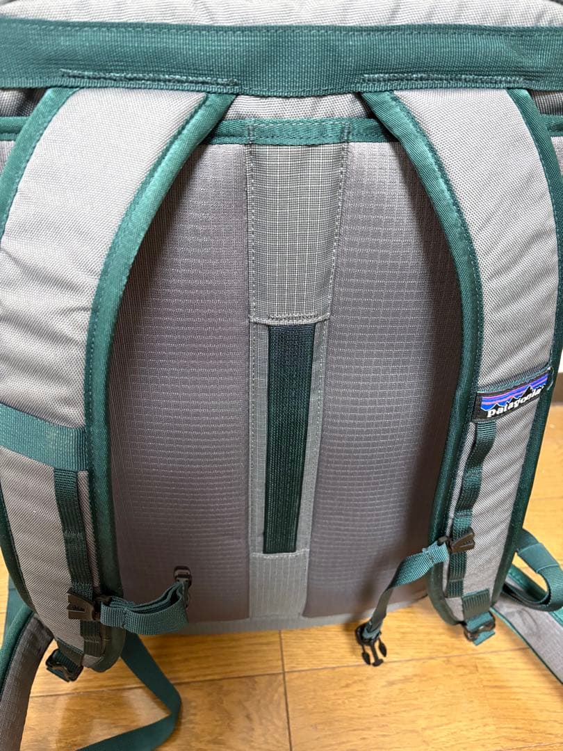 パタゴニア ブラックホール　ミニmlc30 ノーブルグレー