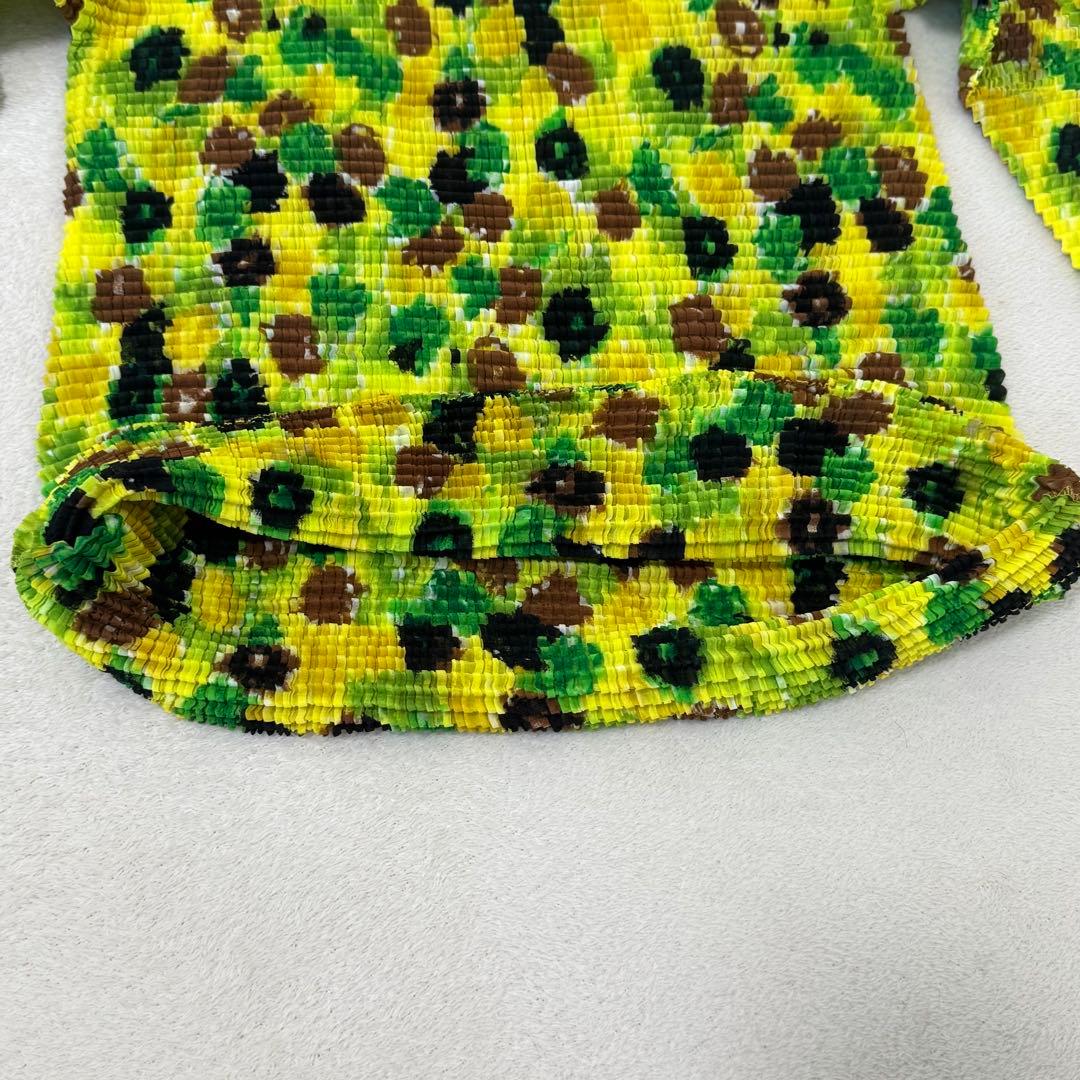 極美品✨ISSEY MIYAKE プリーツ　総柄　長袖　ハイネック　トップス