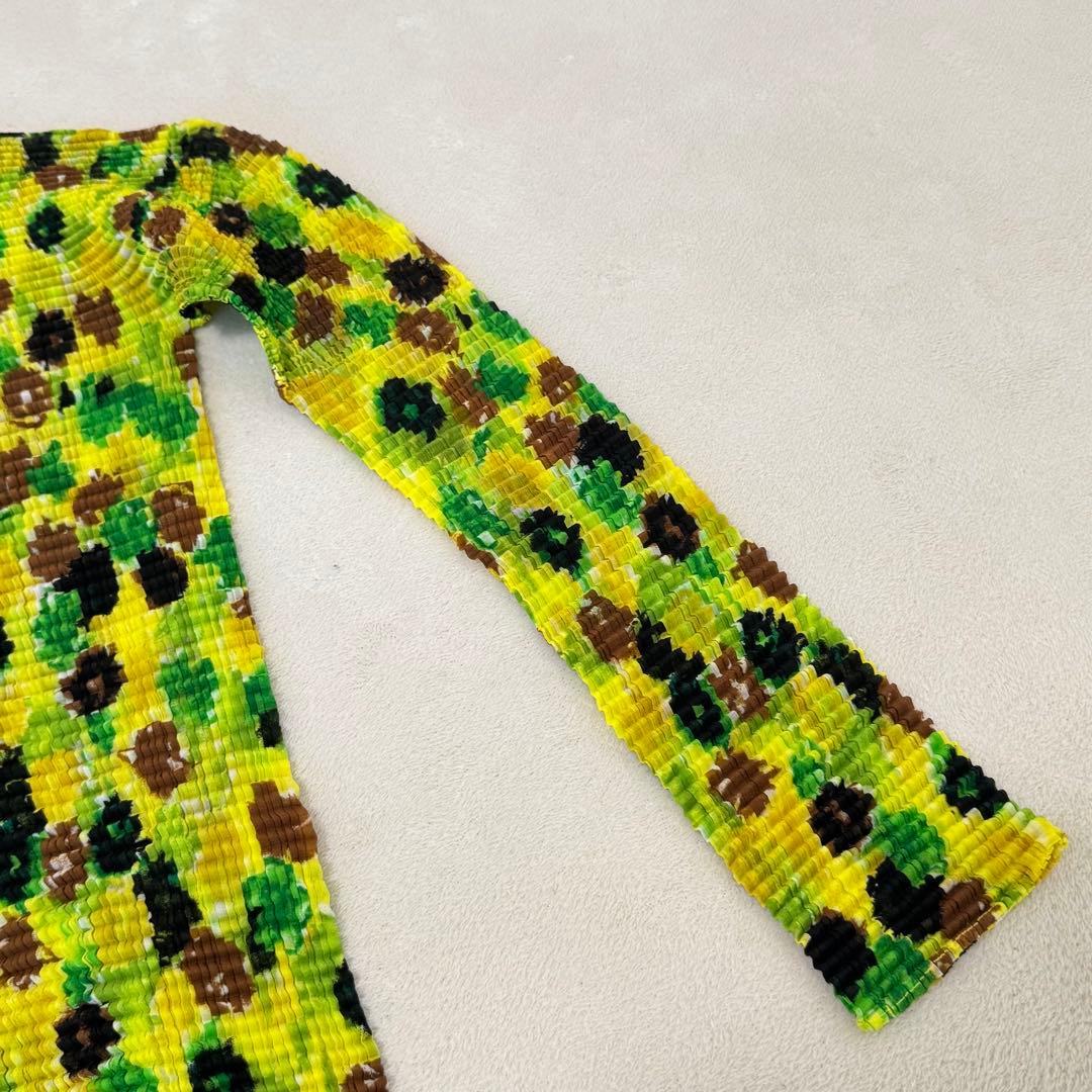 極美品✨ISSEY MIYAKE プリーツ　総柄　長袖　ハイネック　トップス