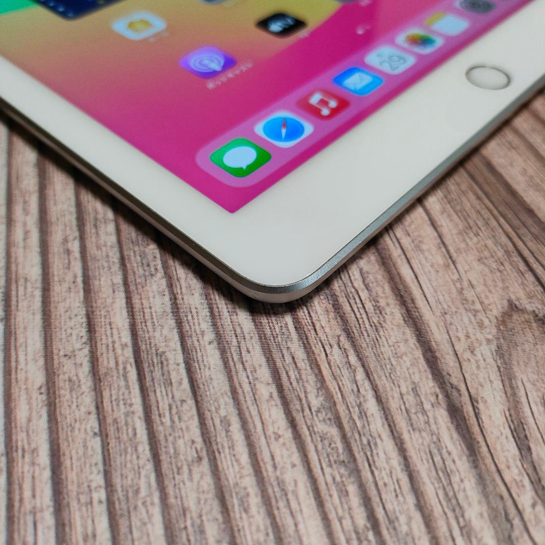 iPad 第6世代 32GB シルバー SIMフリー 美品