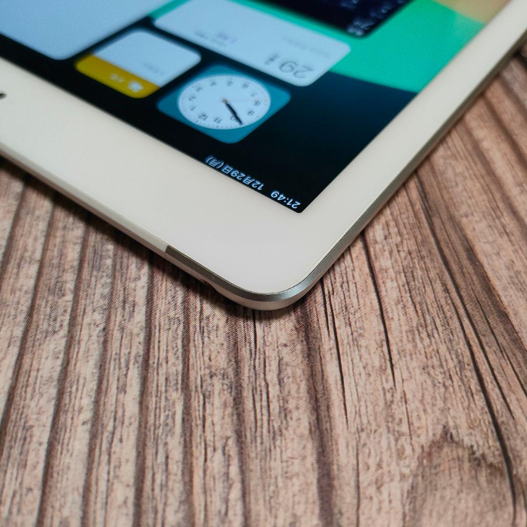 iPad 第6世代 32GB シルバー SIMフリー 美品