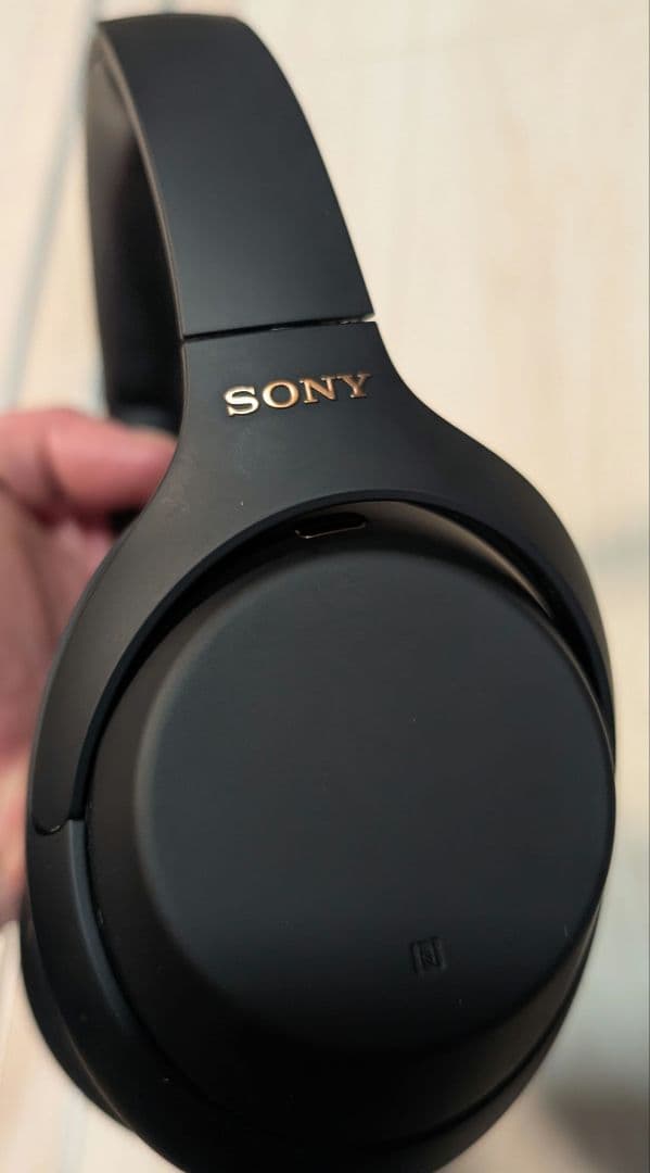 SONY　ワイヤレスノイズキャンセリングヘッドホン WH-1000XM4