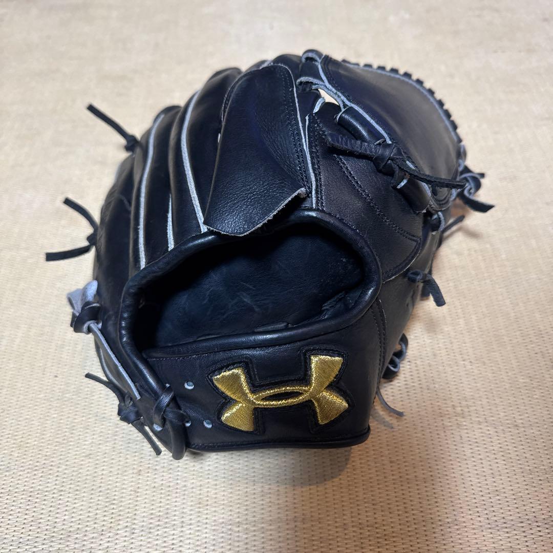 タ*ル様 アンダーアーマー 投手用　グローブ 硬式用