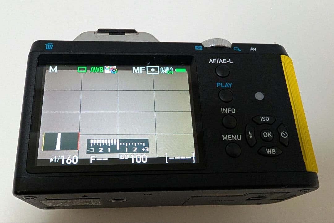 Pentax K-01 レンズ交換式デジタル一眼カメラ ボディ