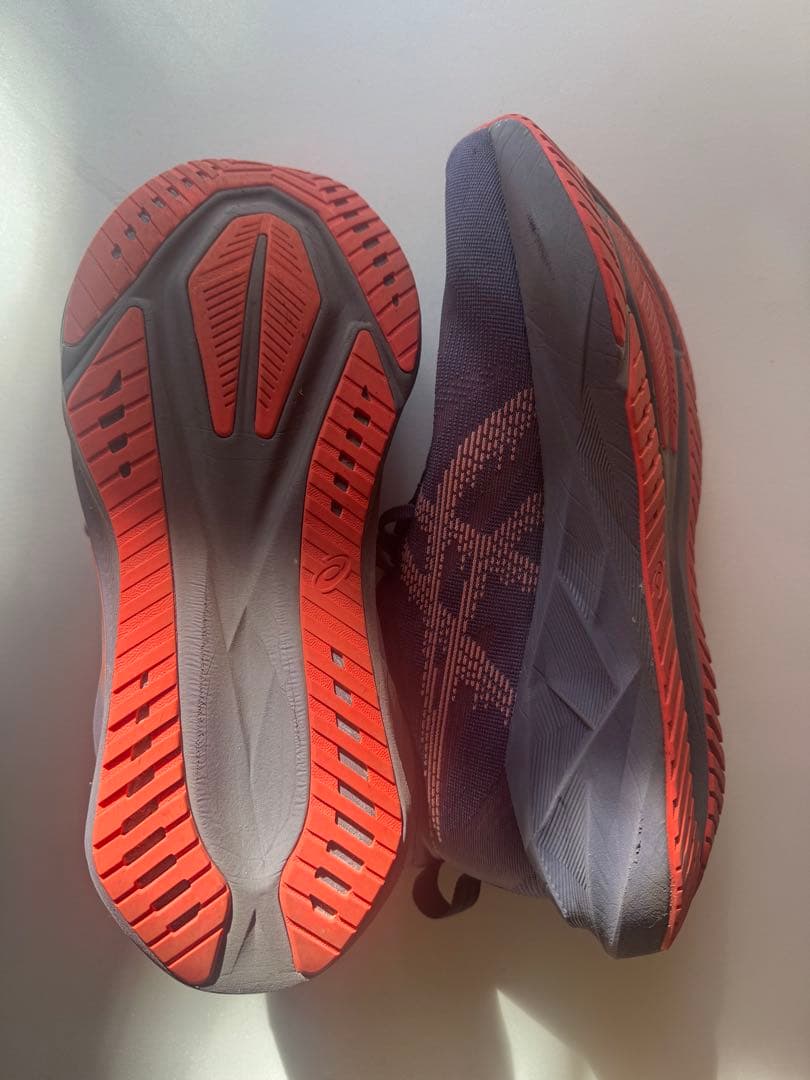 【状態良好】アシックス　ASICS Novablast 5 / 27.5cm