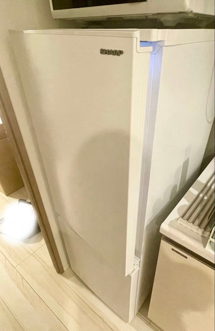 【送料込】2023年製 SHARP シャープ 白 冷蔵庫 SJ-D18J