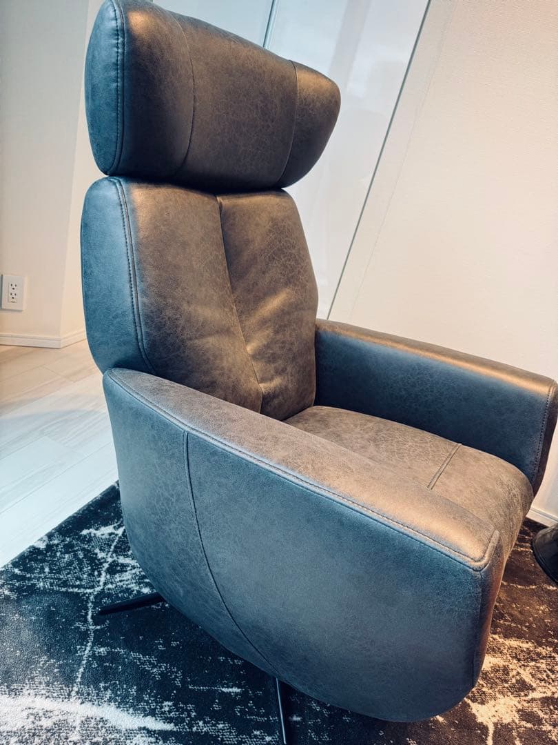 【新品未使用】【レザーテック　革】【電動リクライニングチェア】【人気カラー】