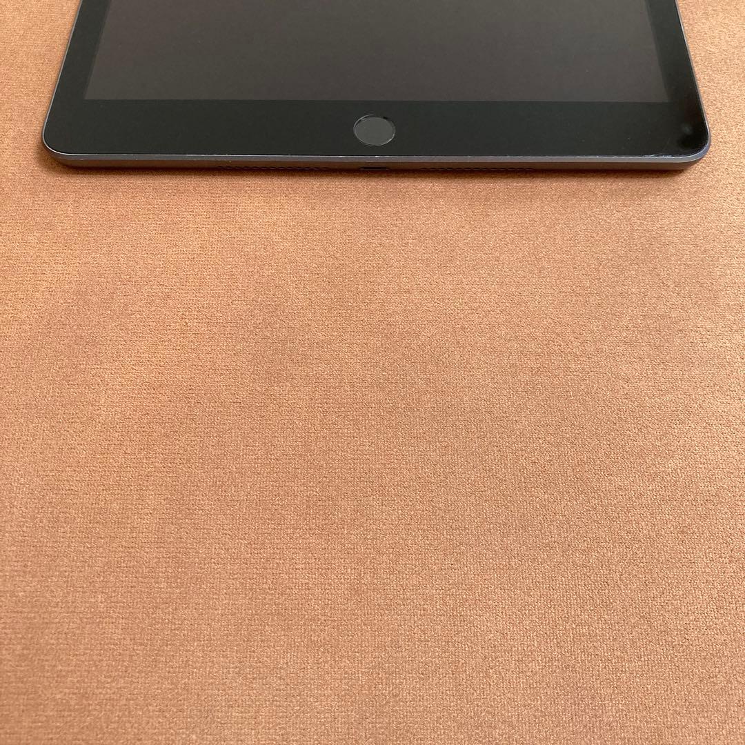 3663【早い者勝ち】電池最良好☆iPad8 第8世代 32GB SIMフリー☆