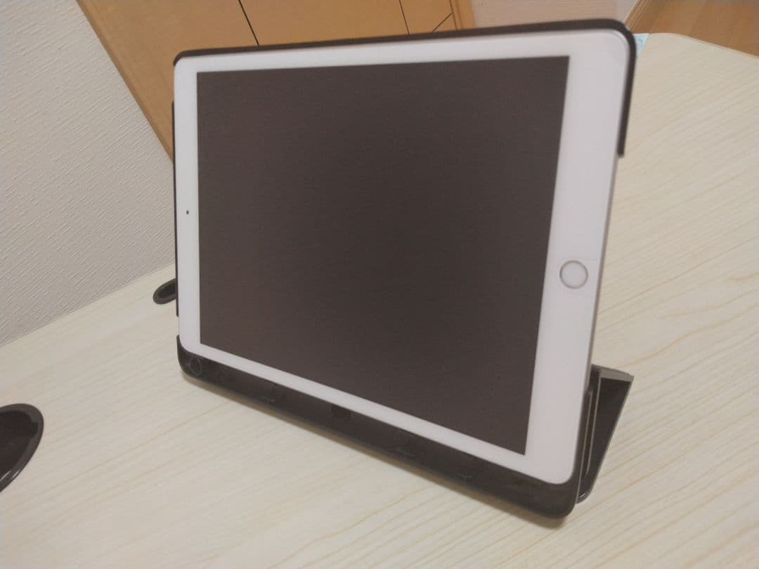 Apple iPad 10.2インチ シルバー 本体、128GB