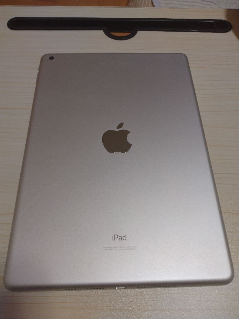 Apple iPad 10.2インチ シルバー 本体、128GB