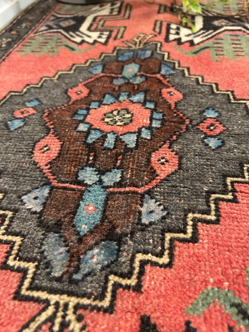 トライバルラグ・トルコヴィンテージラグ・ウール約53×106cm