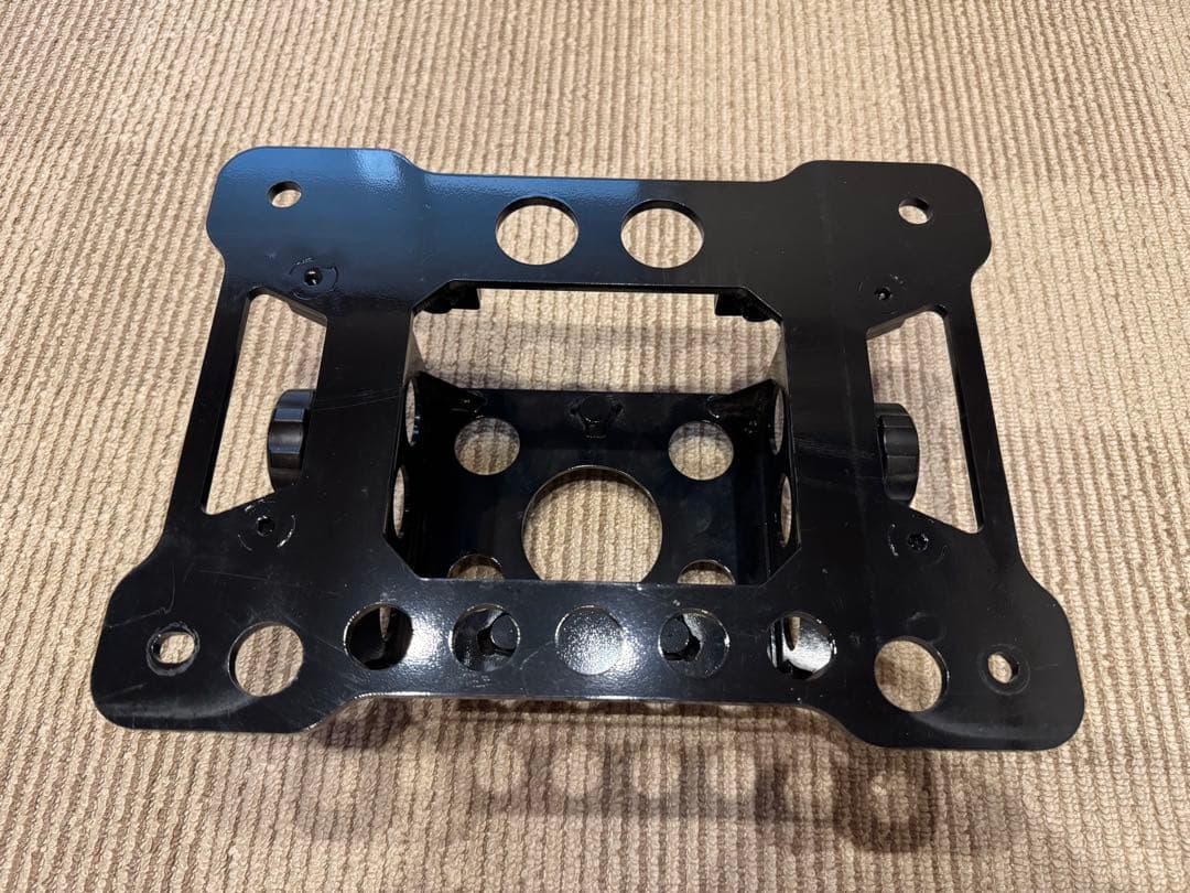 アピオ(Apio) ジムニースペアタイヤブラケット黒 3040-60