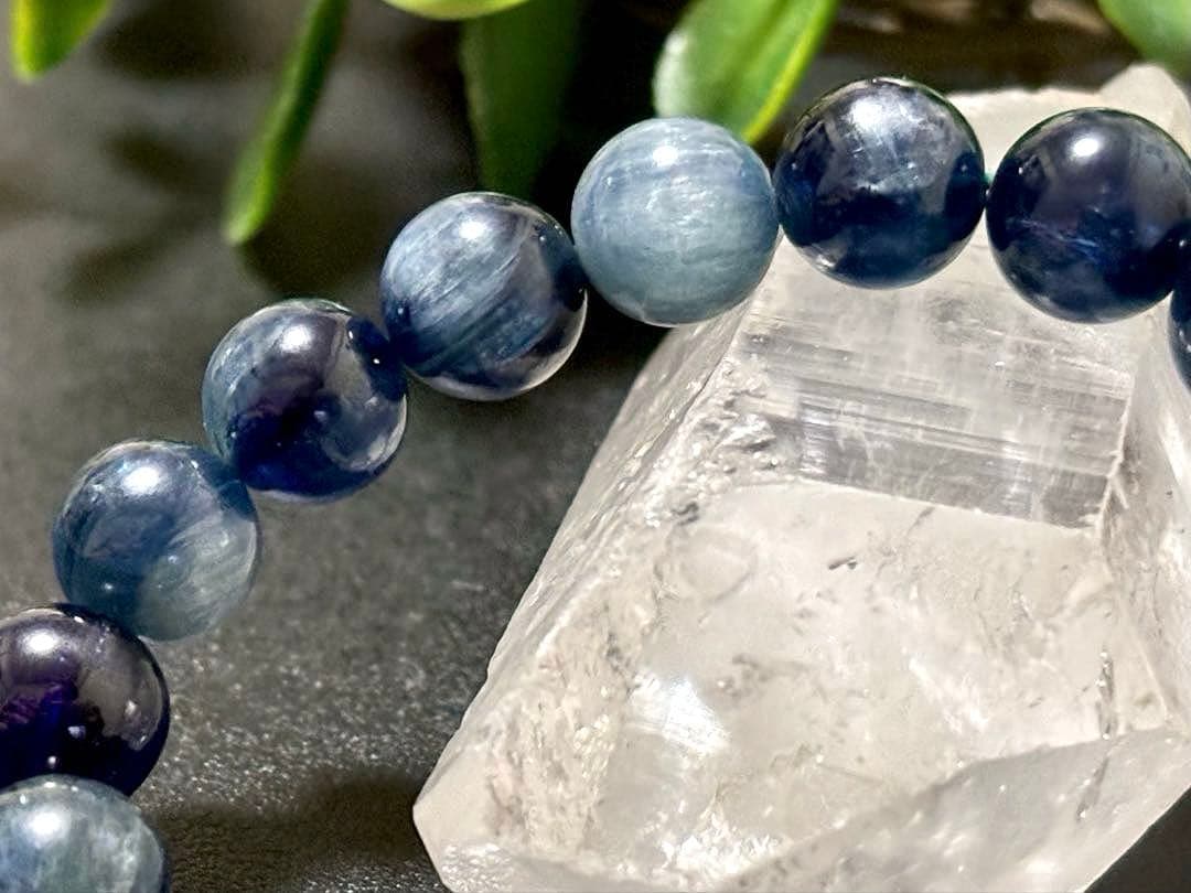 A-m@　究極品質　幻のモザンビーク産グリーンブルーカイヤナイト