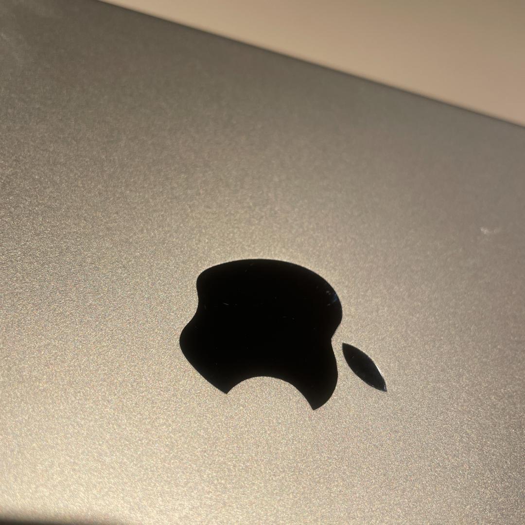 iPad 第5世代 A1823 32GB sim対応