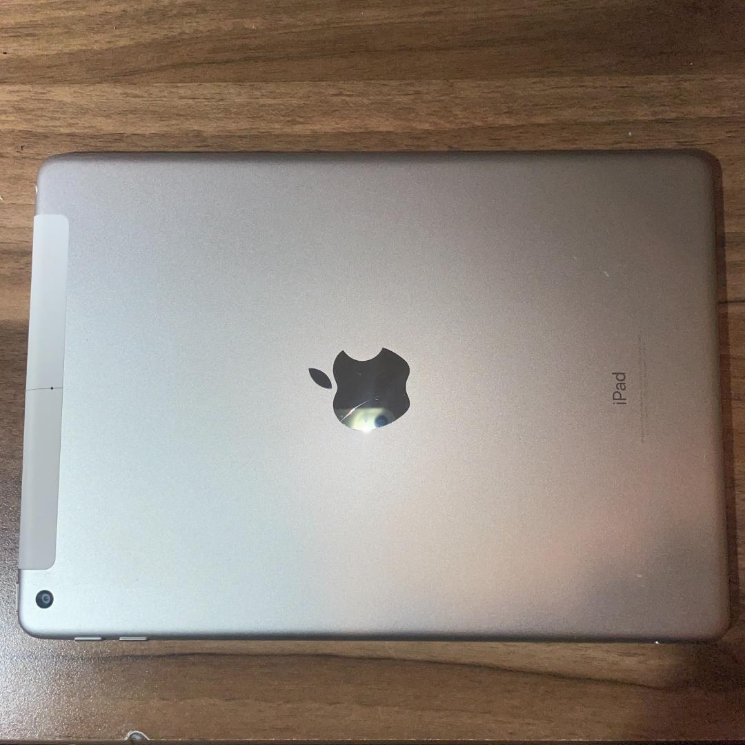 iPad 第5世代 A1823 32GB sim対応