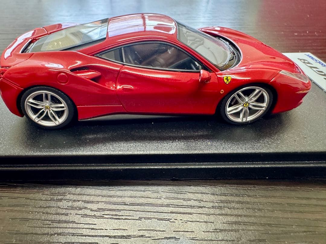 Ferrari 488 GTB ミニカー Looksmart 赤 1/43