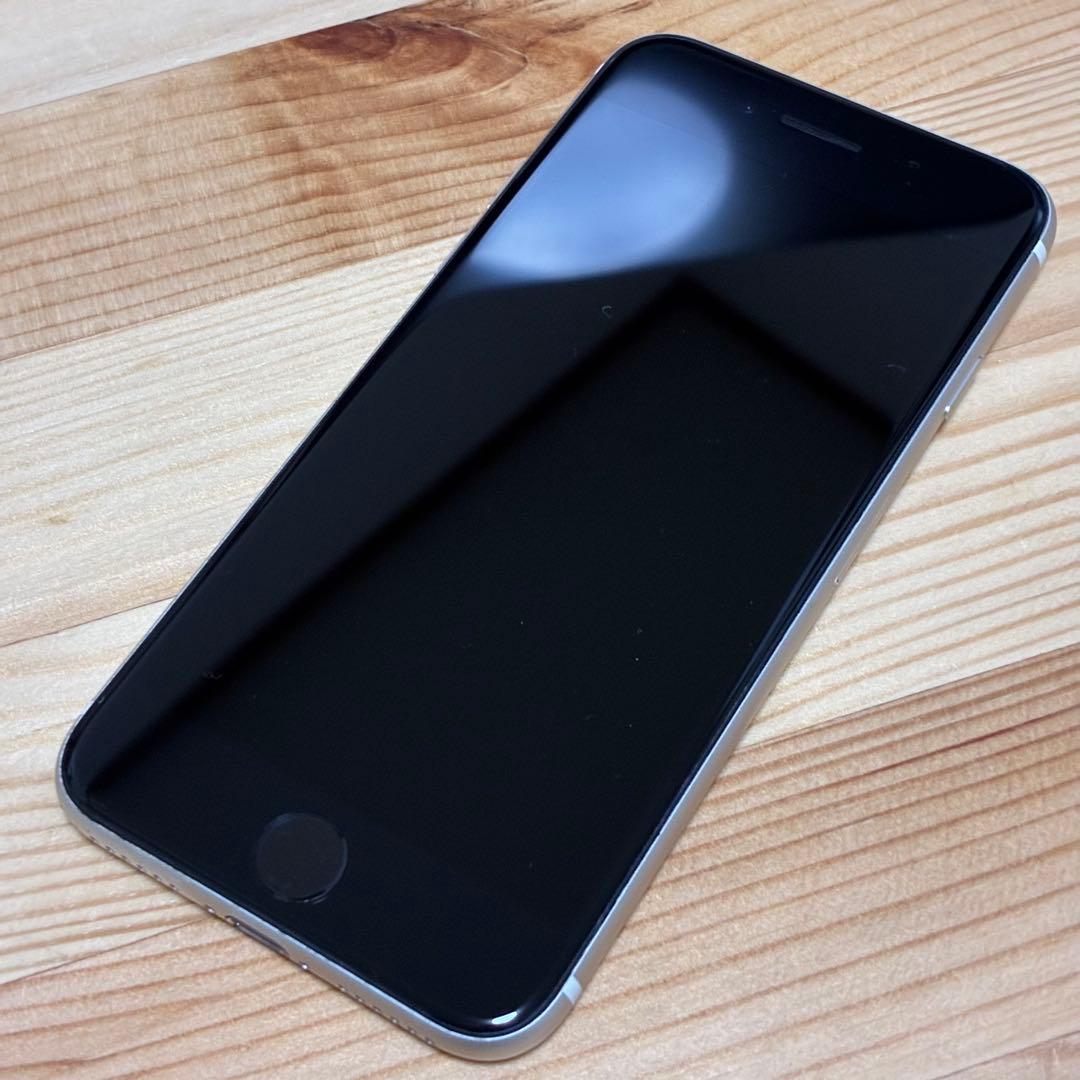 s*a様 バッテリー新品　iPhoneSE第3世代64GB SIMフリー　美品