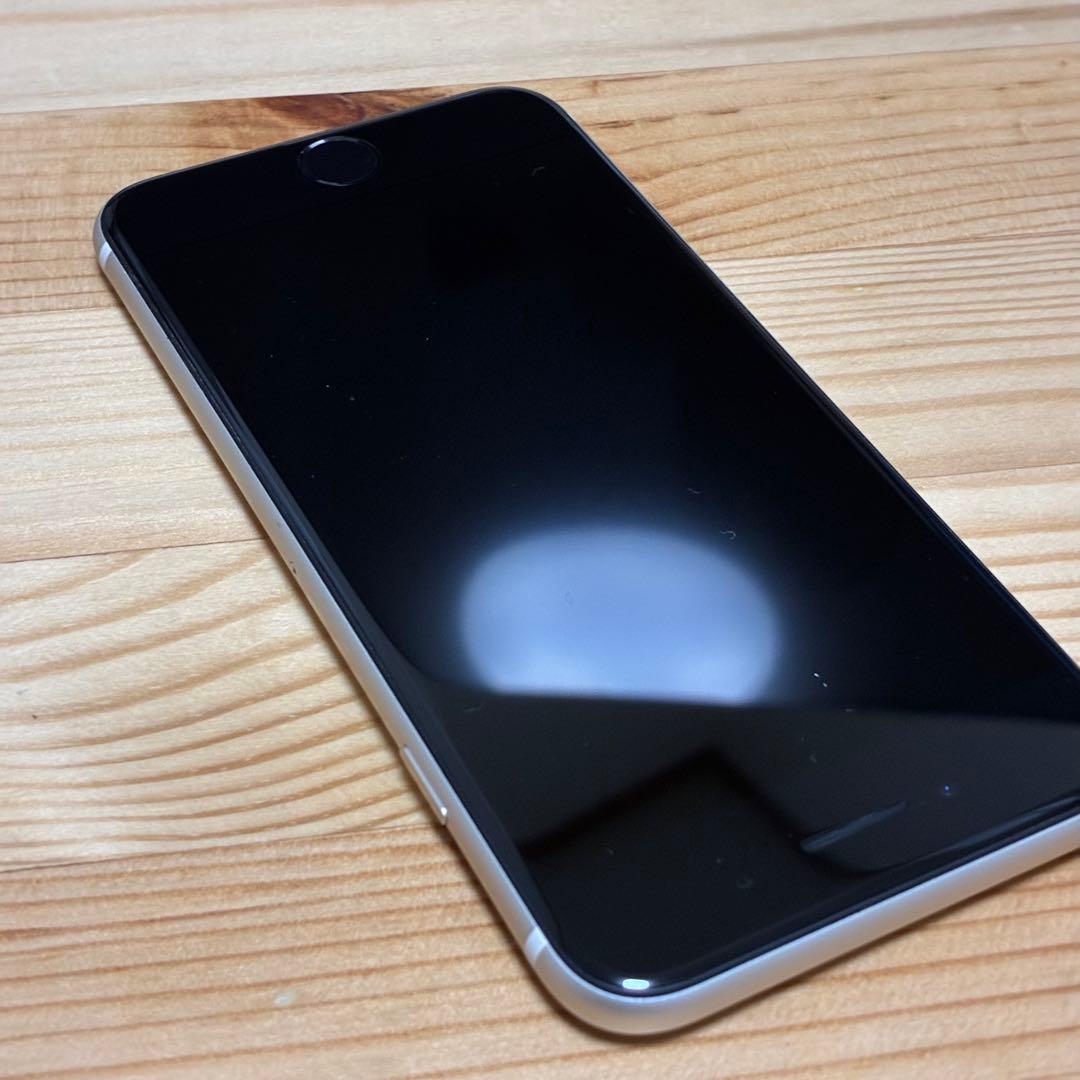 s*a様 バッテリー新品　iPhoneSE第3世代64GB SIMフリー　美品