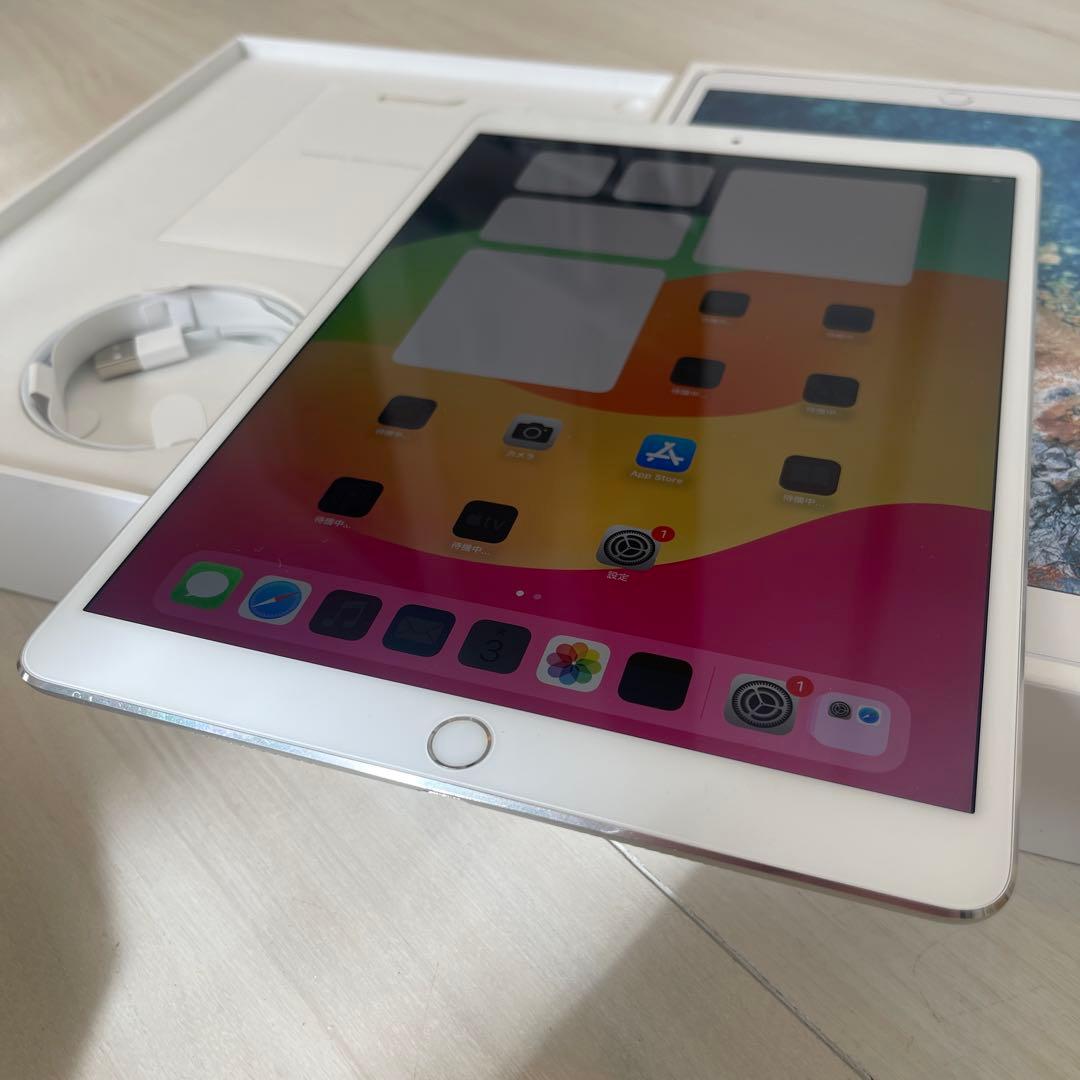 ■美品 iPad Pro 10.5in Wi+Cel 64G MQF02J/A