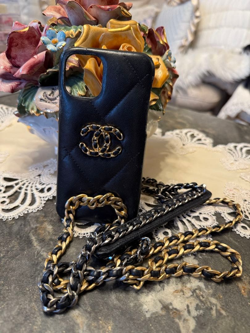 CHANEL iPhone11pro スマホケース　ショルダー