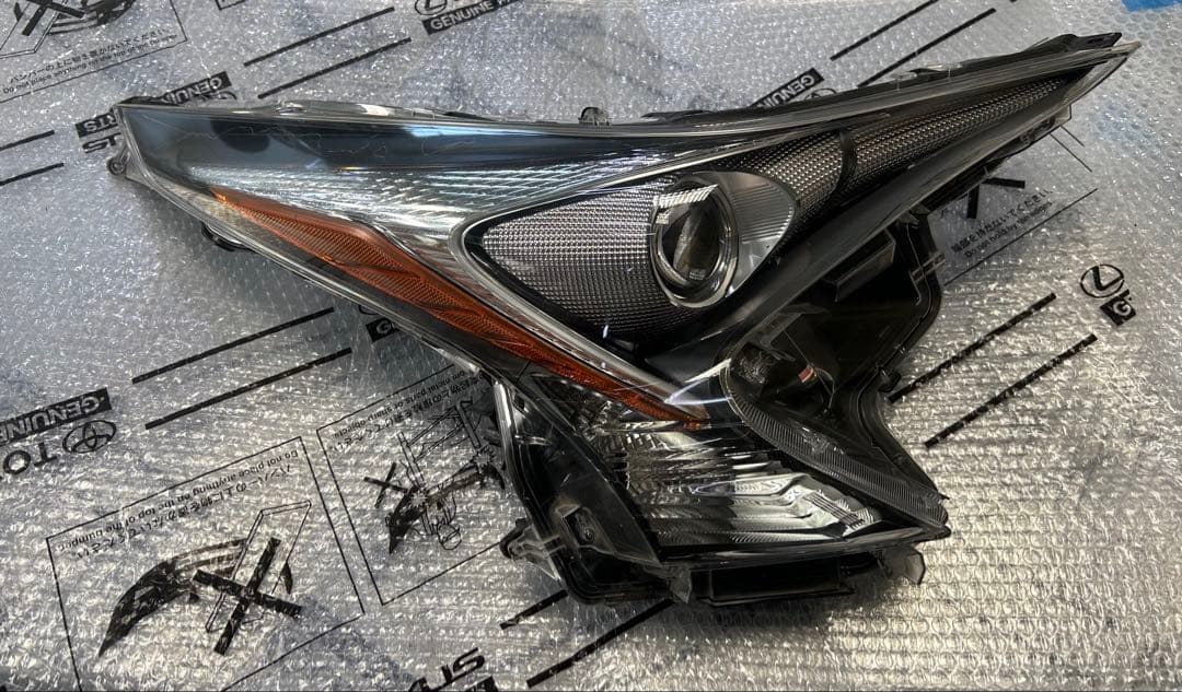 トヨタ 50プリウス zvw50 前期 ヘッドライト 運転席側 右側