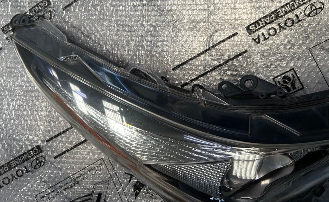 トヨタ 50プリウス zvw50 前期 ヘッドライト 運転席側 右側