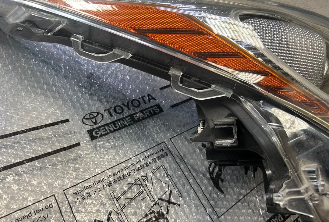 トヨタ 50プリウス zvw50 前期 ヘッドライト 運転席側 右側