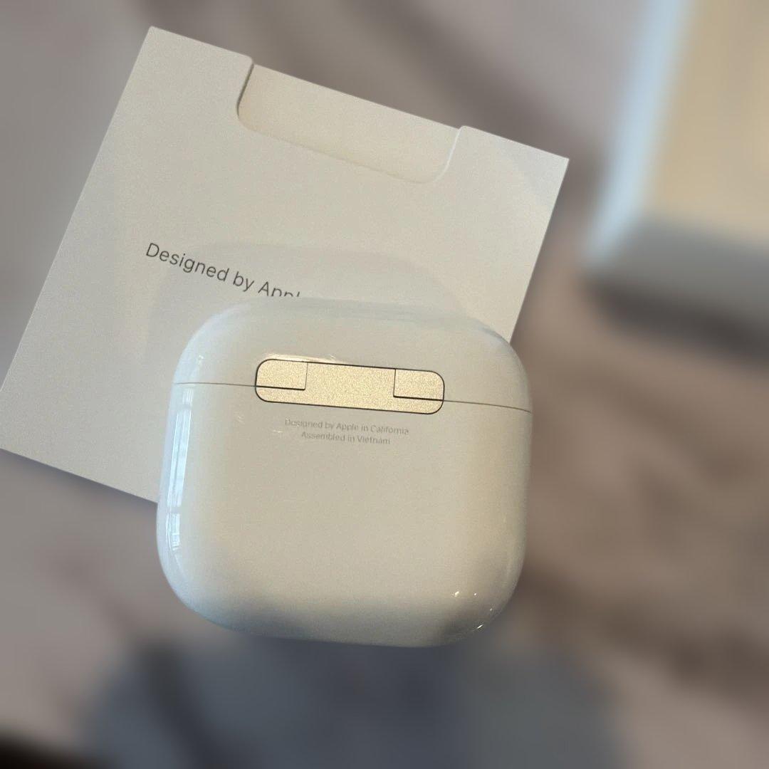 Apple AirPods 4 ANC ノイズキャンセリング