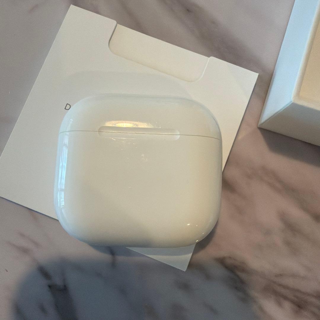 Apple AirPods 4 ANC ノイズキャンセリング