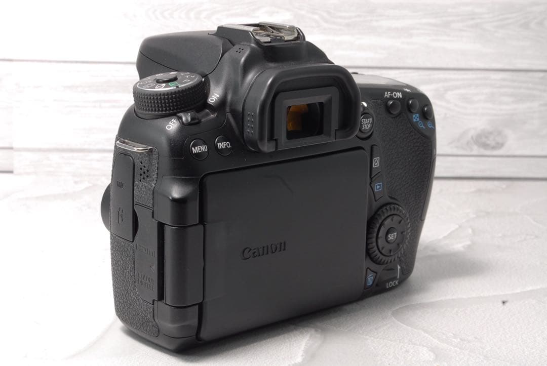 Canon EOS 70D ダブルレンズキット Wi-Fi搭載 スマホ転送OK