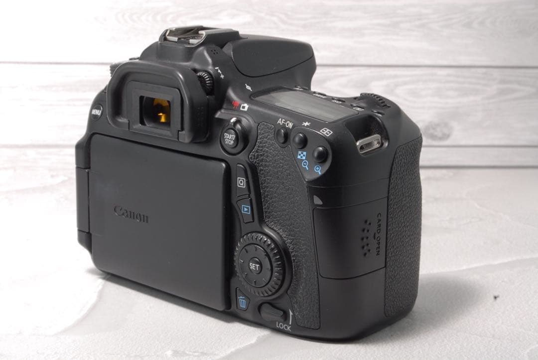 Canon EOS 70D ダブルレンズキット Wi-Fi搭載 スマホ転送OK