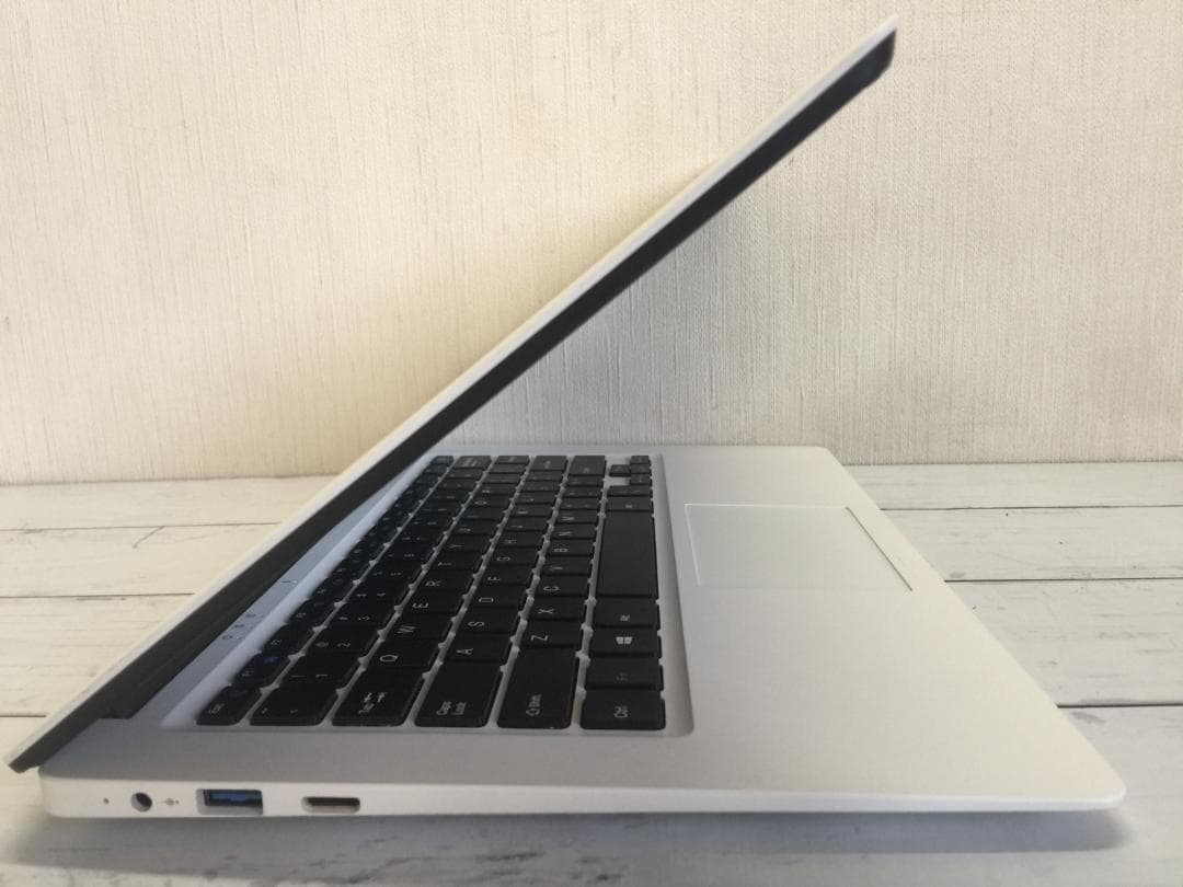 CHUWI LapBook 14型TFT液晶 軽量コンパクトノートパソコン