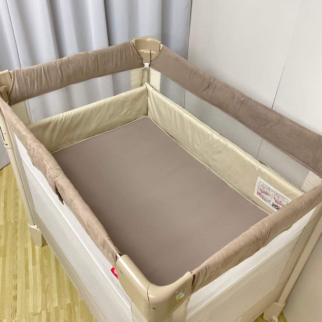 綺麗！アップリカ ベビーベッド ココネル エアー プラス シュークリーム GR