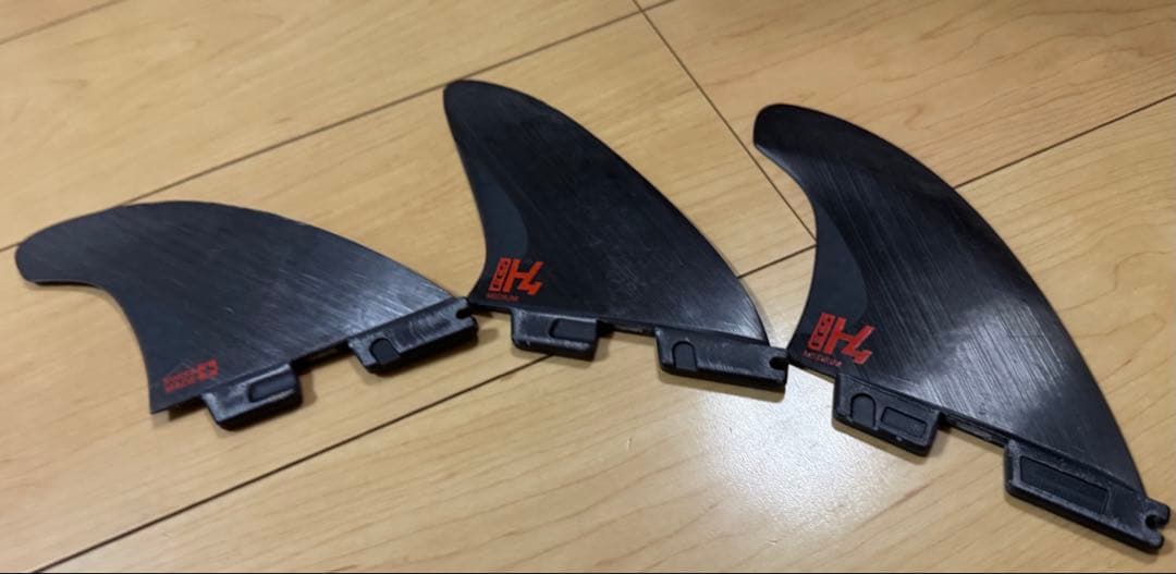 【最安値】FCS2 H4 Mフィンセット ハイドロフォイルデザイン　カーバー系