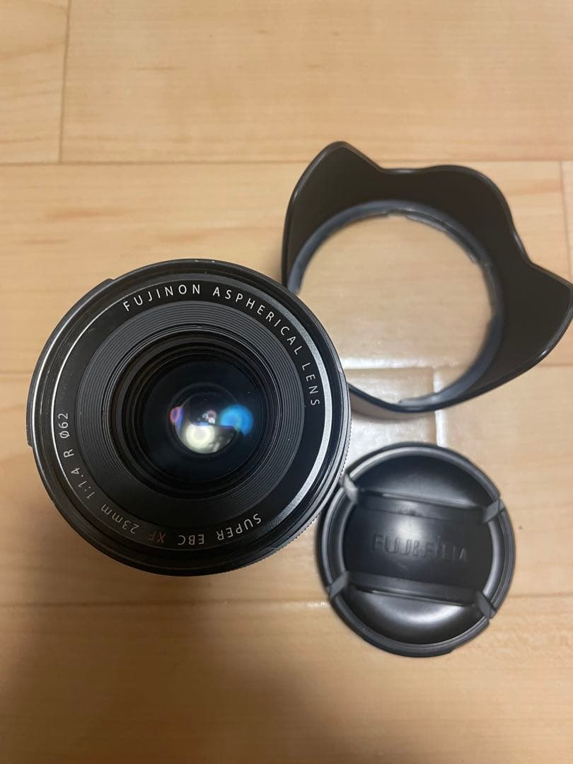 FUJIFILM XF23mmF1.4Rレンズ　レンズフード付き