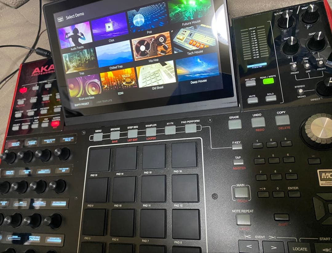 DJ機材 MPCX AKAI PROFESSIONAL