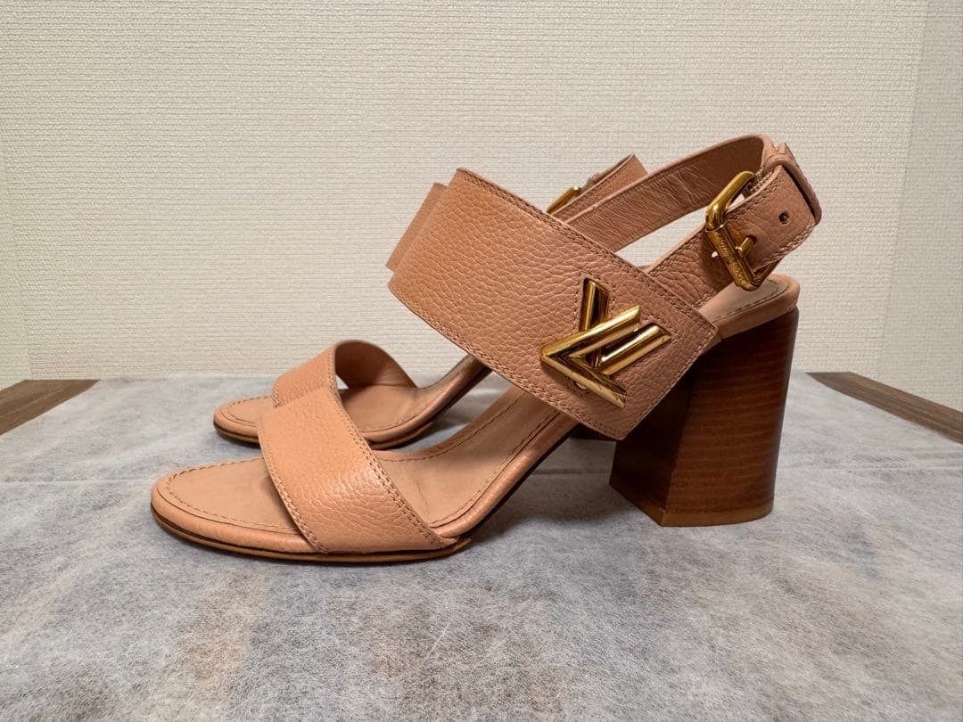 LOUIS VUITTON ホライズンライン　サンダル　ピンクベージュ 25cm