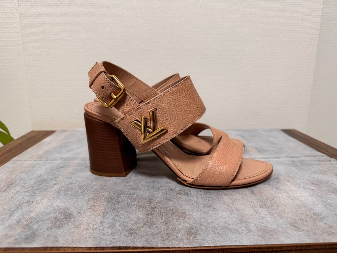 LOUIS VUITTON ホライズンライン　サンダル　ピンクベージュ 25cm